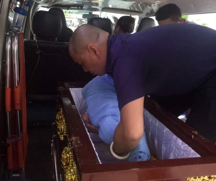 Cặp vợ chồng bán đất, bán nhà để mua hai chiếc xe vì lý do đặc biệt cap vo chong ban dat ban nha de mua hai chiec xe vi ly do dac biet