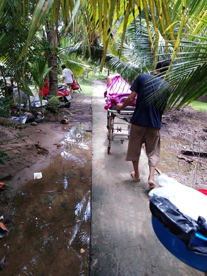 Cặp vợ chồng bán đất, bán nhà để mua hai chiếc xe vì lý do đặc biệt cap vo chong ban dat ban nha de mua hai chiec xe vi ly do dac biet