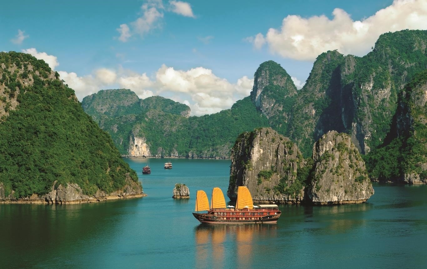 Tàu du lịch trên vịnh Hạ Long sẽ được gắn sao? tau du lich tren vinh ha long se duoc gan sao