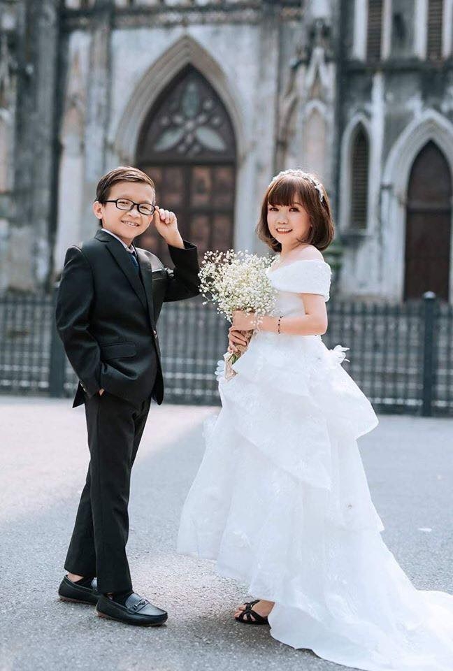 Kết đẹp như mơ của cặp cô dâu chú rể 'trẻ mãi không già' ket dep nhu mo cua cap co dau chu re tre mai khong gia