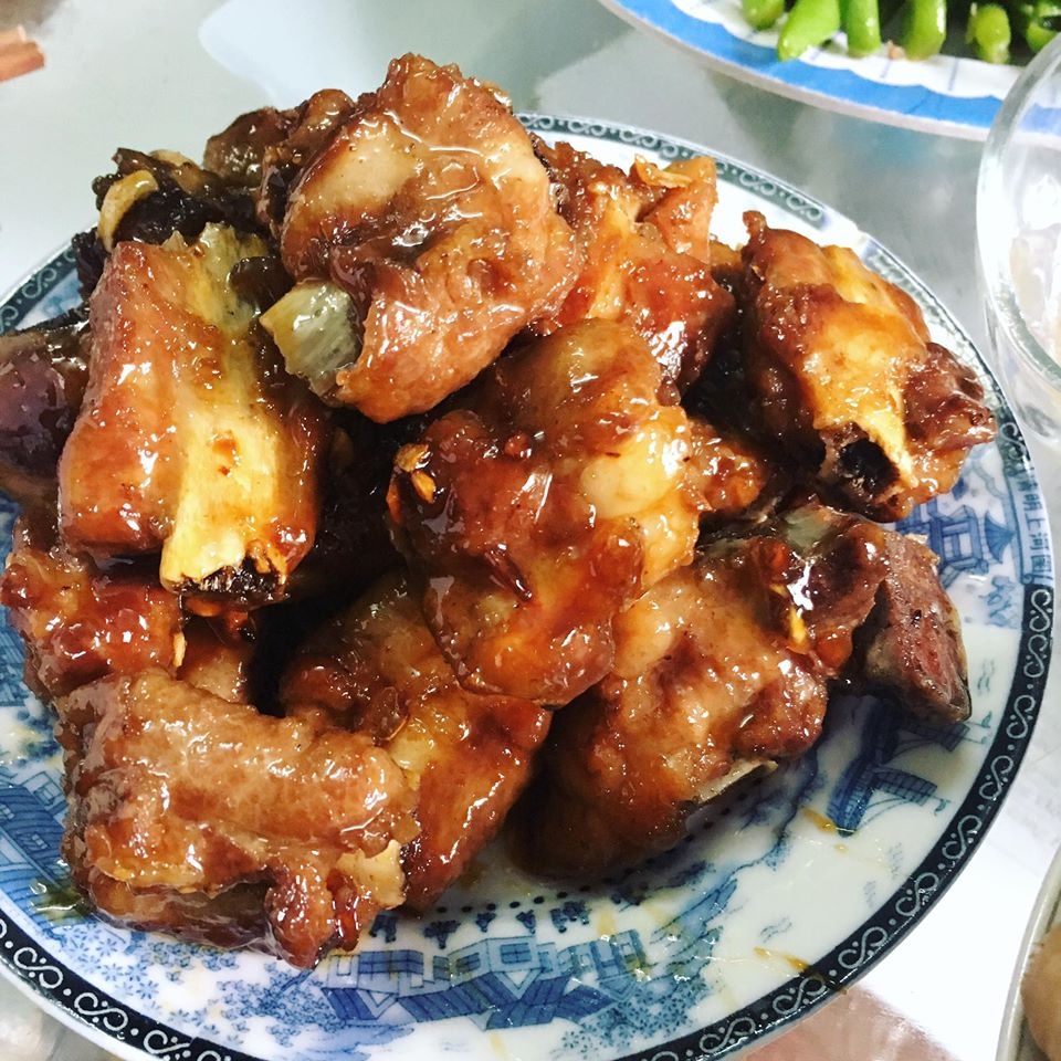 Cách làm sườn xào chua ngọt ngon chuẩn vị, lên màu đẹp cach lam suon xao chua ngot ngon chuan vi len mau dep