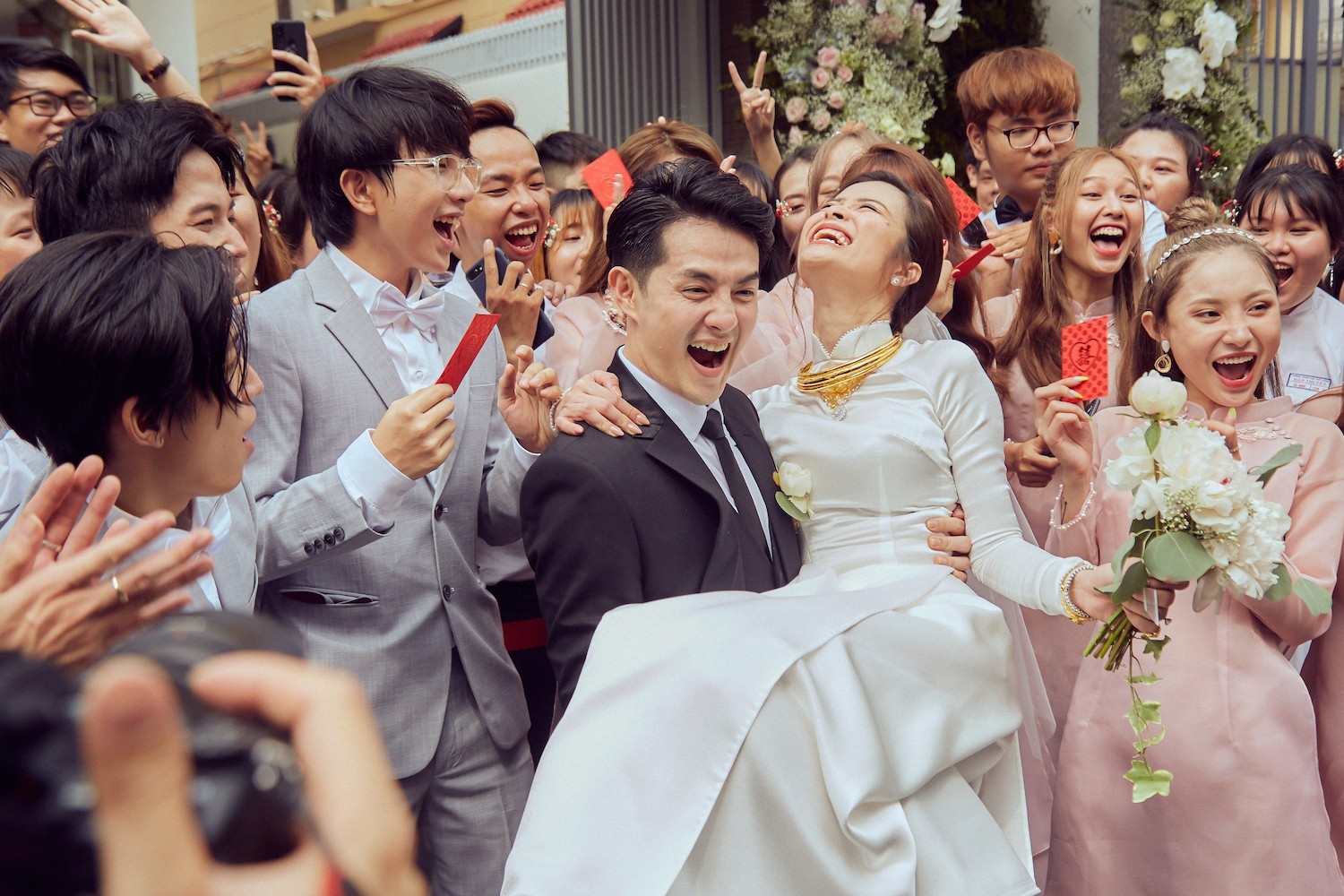 Không gian lễ cưới lãng mạn và hoành tráng của Đông Nhi - Ông Cao Thắng he lo khong gian le cuoi lang man va hoanh trang cua dong nhi ong cao thang
