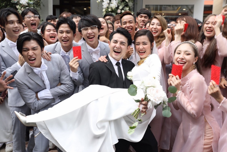 2 tấn hoa, 1000 nhân sự và những con số kỷ lục của đám cưới Đông Nhi - Ông Cao Thắng 2 tan hoa 1000 nhan su va nhung con so ky luc cua dam cuoi dong nhi ong cao thang