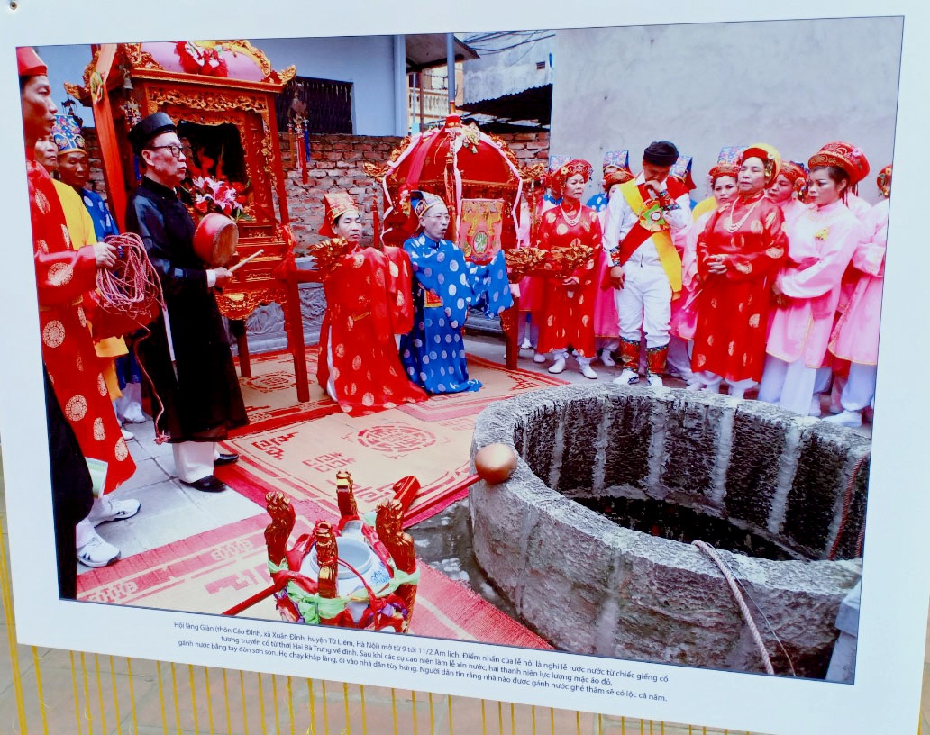 Triển lãm ảnh "Di sản trong lòng Hà Nội" mang lễ hội truyền thống đến gần hơn với người trẻ trien lam anh di san trong long ha noi mang le hoi truyen thong den gan hon voi nguoi tre
