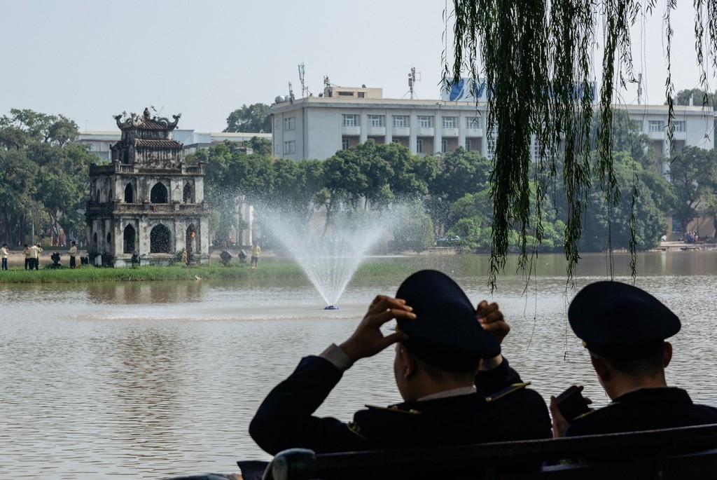 bao nuoc ngoai goi y lich trinh an choi 24 gio o ha noi
