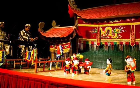 bao nuoc ngoai goi y lich trinh an choi 24 gio o ha noi
