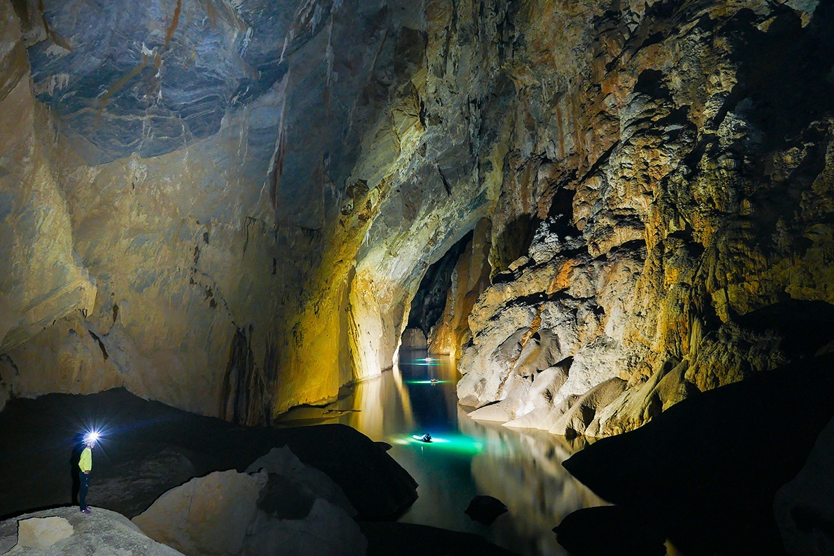 tour son doong tiep tuc duoc khai thac den het nam 2030