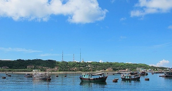 Trải nghiệm khó quên ở đảo Bạch Long Vĩ: hòn đảo xa nhất Vịnh Bắc Bộ bach long vi nhu chu rong con mai me say ngu doi cho duoc danh thuc