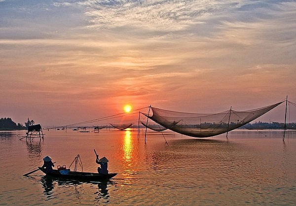 Cá đuối nướng sả nghệ: món ngon nhớ mãi không quên ở Cửa Đại ca duoi nuong sa nghe mon ngon nho mai khong quen o cua dai
