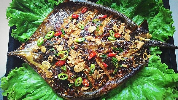 Cá đuối nướng sả nghệ: món ngon nhớ mãi không quên ở Cửa Đại ca duoi nuong sa nghe mon ngon nho mai khong quen o cua dai