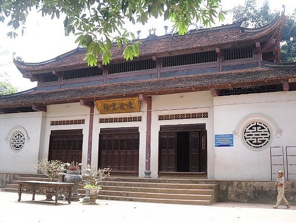 Đến Yên Bái mua đá quý, uống chè Tuyết Shan, ngắm "Hạ Long trên núi" den yen bai mua da quy uong che tuyet shan xem mua xoe thai