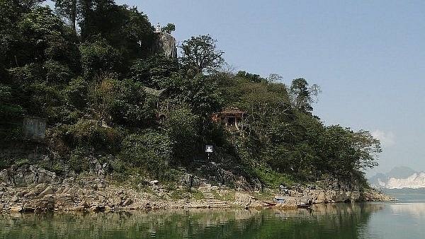 Đến Yên Bái mua đá quý, uống chè Tuyết Shan, ngắm "Hạ Long trên núi" den yen bai mua da quy uong che tuyet shan xem mua xoe thai