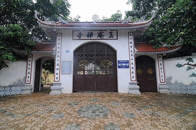 Đến Yên Bái mua đá quý, uống chè Tuyết Shan, ngắm "Hạ Long trên núi" den yen bai mua da quy uong che tuyet shan xem mua xoe thai