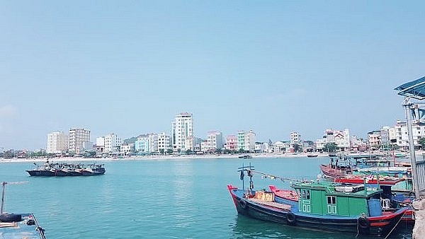 Dân bức xúc, du khách ngạc nhiên khi vé tàu ra đảo Cô Tô tăng cao dan buc xuc du khach ngac nhien khi ve tau ra dao co to tang cao