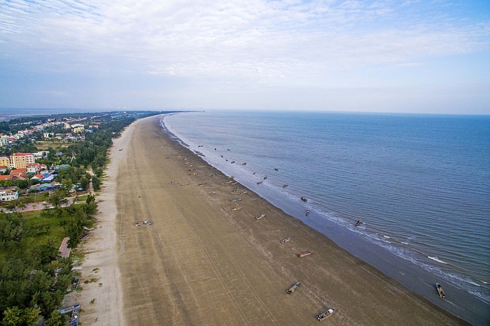 Chiêm ngưỡng vẻ đẹp của bãi biển trữ tình Trà Cổ (Quảng Ninh) chiem nguong ve dep cua bai bien tru tinh tra co quang ninh