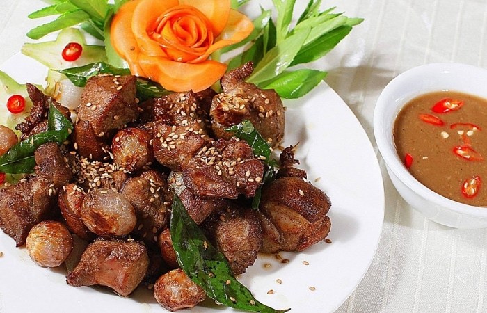 den bien thien cam ha tinh tu tay bat hai san tu hoc da nuong an tai cho