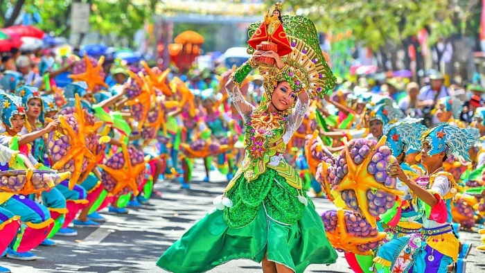 Carnaval Hạ Long chào đón du khách dịp nghỉ lễ 30/4 canaval ha long chao don du khach dip nghi le 304