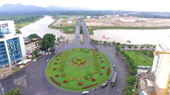 Tỉnh nào có diện tích lớn nhất khu vực miền Trung - Tây Nguyên? tinh nao co dien tich lon nhat khu vuc mien trung tay nguyen