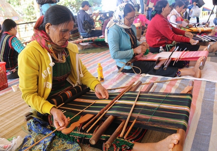 thanh pho truc thuoc trung uong nao hien dong dan nhat viet nam