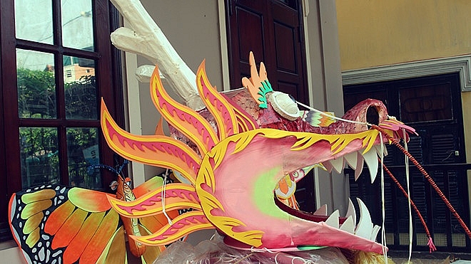 Đến Huế tận mắt chiêm ngưỡng "công phu" của nghệ nhân làm diều den hue tan mat chiem nguong cong phu cua nghe nhan lam dieu