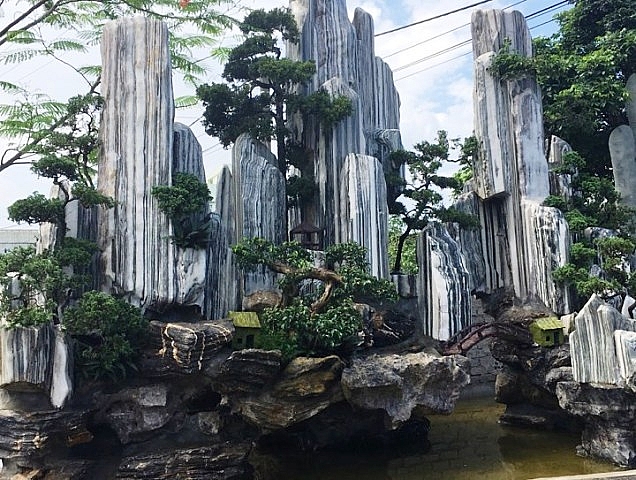 Thanh Hóa: Thợ thổi hồn vào đá khi nắng nóng gần 40 độ C thanh hoa tho thoi hon vao da khi nang nong gan 40 do c