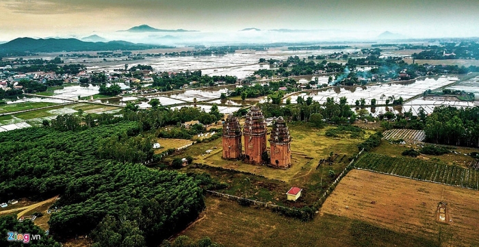 thap co nghin nam o mien dat vo troi van