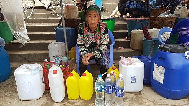 Nét nguyên sơ mang đậm bản sắc dân tộc ở phiên chợ lớn nhất Tây Bắc net nguyen so mang dam ban sac dan toc o phien cho lon nhat tay bac