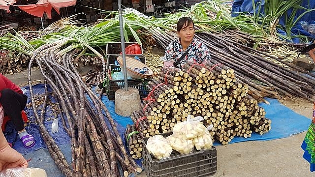 Nét nguyên sơ mang đậm bản sắc dân tộc ở phiên chợ lớn nhất Tây Bắc net nguyen so mang dam ban sac dan toc o phien cho lon nhat tay bac