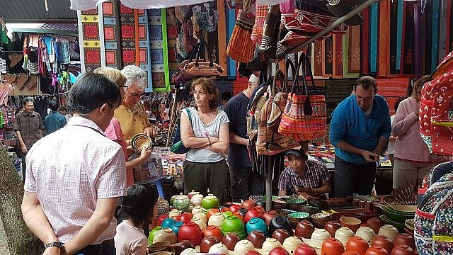 Nét nguyên sơ mang đậm bản sắc dân tộc ở phiên chợ lớn nhất Tây Bắc net nguyen so mang dam ban sac dan toc o phien cho lon nhat tay bac