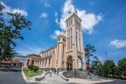 binh thuan noi tieng voi dac san banh gi