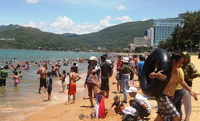 Tết Đoan Ngọ tắm biển xả xui ở Quy Nhơn tet doan ngo tam bien xa xui o quy nhon