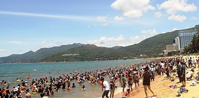 Tết Đoan Ngọ tắm biển xả xui ở Quy Nhơn tet doan ngo tam bien xa xui o quy nhon
