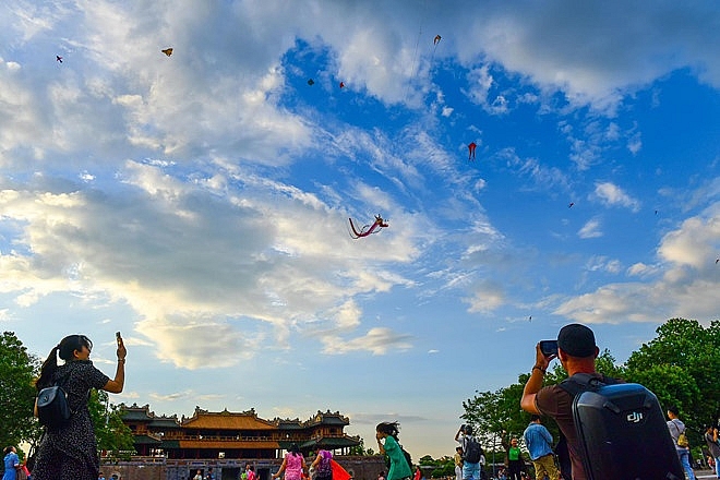 Trở về tuổi thơ với lễ hội thả diều màu sắc ở Huế tro ve tuoi tho voi le hoi tha dieu mau sac o hue