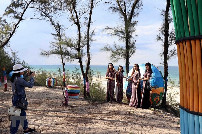 Độc đáo con đường thuyền thúng của làng chài bích họa Tam Thanh doc dao con duong thuyen thung cua lang chai bich hoa tam thanh