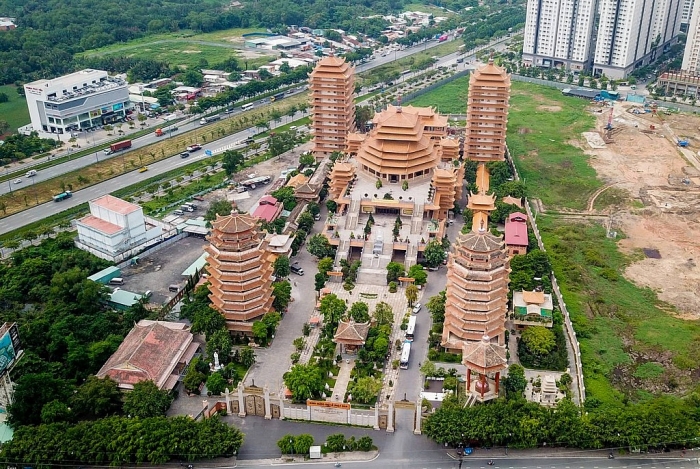 Ngôi chùa ở Sài Gòn giữ 4 kỷ lục Việt Nam ngoi chua o sai gon giu 4 ky luc viet nam