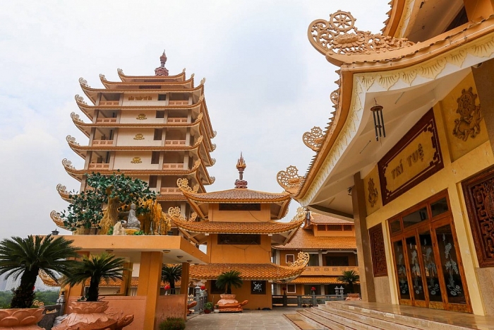 Ngôi chùa ở Sài Gòn giữ 4 kỷ lục Việt Nam ngoi chua o sai gon giu 4 ky luc viet nam