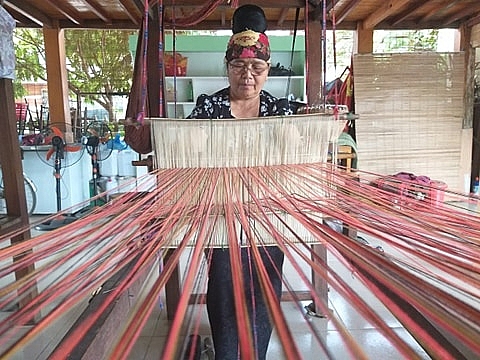 Phụ nữ Thái ở Sơn La gìn giữ nghề dệt thổ cẩm phu nu thai o son la gin giu nghe det tho cam