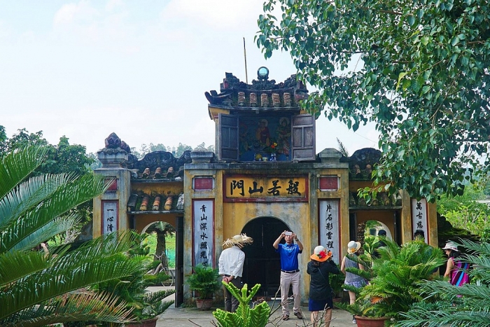 Chùa cổ trăm năm tuổi ngoài khơi Hội An chua co tram nam tuoi ngoai khoi hoi an