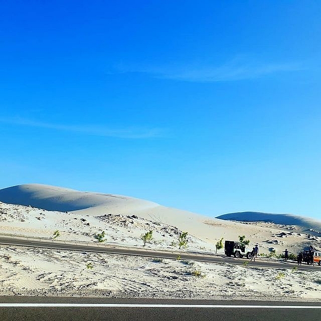 Khám phá Bàu Trắng – nơi được mệnh danh là “sa mạc Sahara ở Việt Nam” kham pha bau trang noi duoc menh danh la sa mac sahara o viet nam