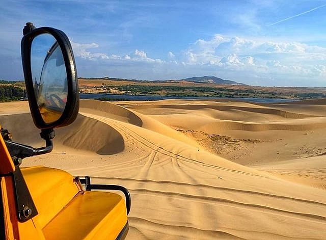 Khám phá Bàu Trắng – nơi được mệnh danh là “sa mạc Sahara ở Việt Nam” kham pha bau trang noi duoc menh danh la sa mac sahara o viet nam