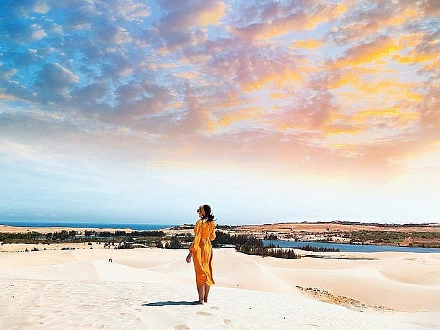 Khám phá Bàu Trắng – nơi được mệnh danh là “sa mạc Sahara ở Việt Nam” kham pha bau trang noi duoc menh danh la sa mac sahara o viet nam
