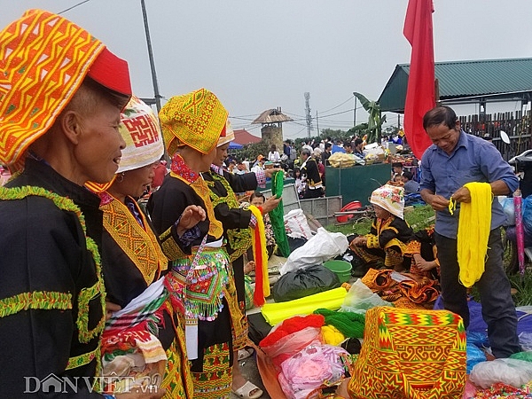 Đặc sản xứ Lạng: Rùa đá nhốt rọ, quả lạ vàng rực, rết độc nhốt chai dac san xu lang rua da nhot ro qua la vang ruc ret doc nhot chai