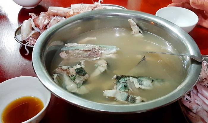 Ly kỳ chuyện đi săn loài cá cuộng trơn nhớt ở biển Minh Châu ly ky chuyen di san loai ca cuong tron nhot o bien minh chau