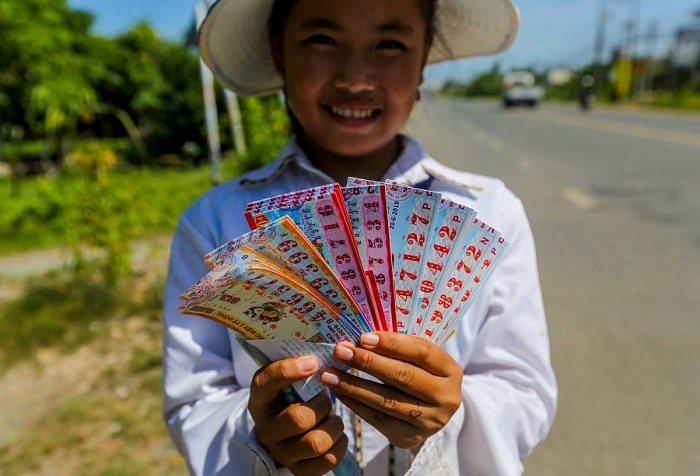 Ngôi trường của những đứa trẻ lưu lạc xuyên biên giới ngoi truong cua nhung dua tre luu lac xuyen bien gioi