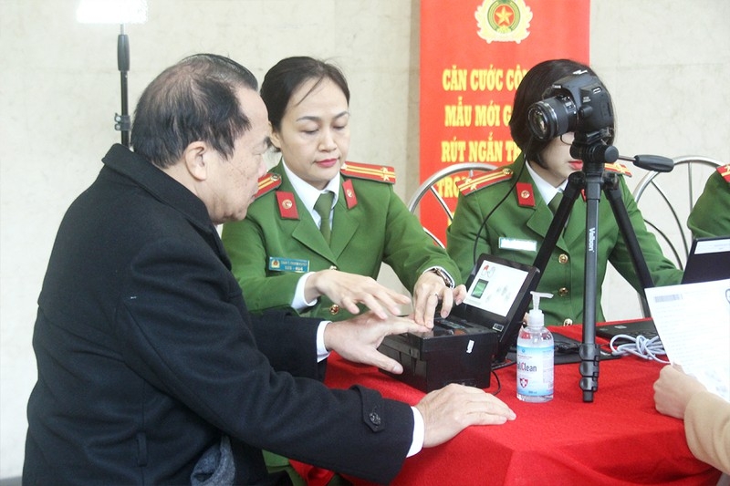 Bắt đầu cấp thẻ căn cước gắn chip từ hôm nay Bắt đầu cấp thẻ căn cước gắn chip từ hôm nay