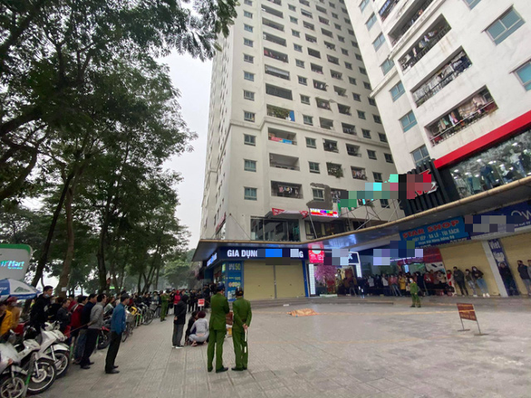 Người đàn ông tử vong sau khi rơi từ tầng 15 chung cư Linh Đàm Rơi từ tầng 15 chung cư Linh Đàm, một người tử vong