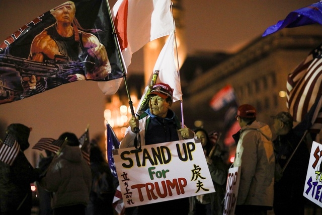 Đoàn người ủng hộ ông Trump kéo về Thủ đô bất chấp dịch bệnh