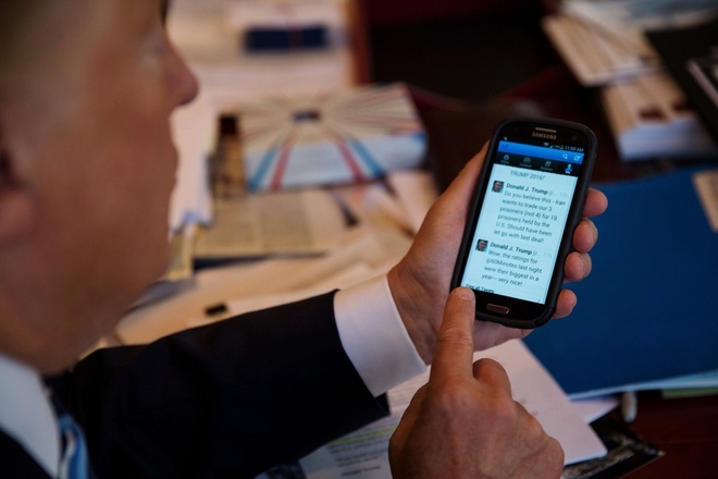 Bị Twitter khoá tài khoản vĩnh viễn, ông Trump tuyên bố tự xây dựng nền tảng riêng Ông Trump tự xây dựng nền tảng riêng sau khi bị Twitter khoá tài khoản vĩnh viễn
