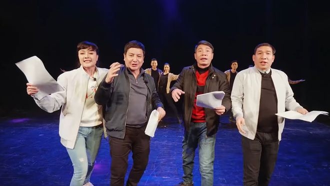 Hậu trường các 'Táo' chuẩn bị cho buổi chầu trời đêm 30 Tết Hậu trường các 'Táo' chuẩn bị cho buổi chầu trời đêm 30 Tết