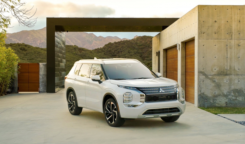 Mitsubishi Outlander 2021 ra mắt với giá khởi điểm 26.990 USD Mitsubishi Outlander 2021 ra mắt với giá khởi điểm từ 620 triệu đồng